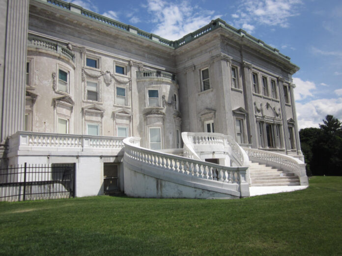 discover-the-new-haven-lawn-club-an-exclusive-venue-for-events-and-recreation.jpg Discover the New Haven Lawn Club: An Exclusive Venue for Events and Recreation