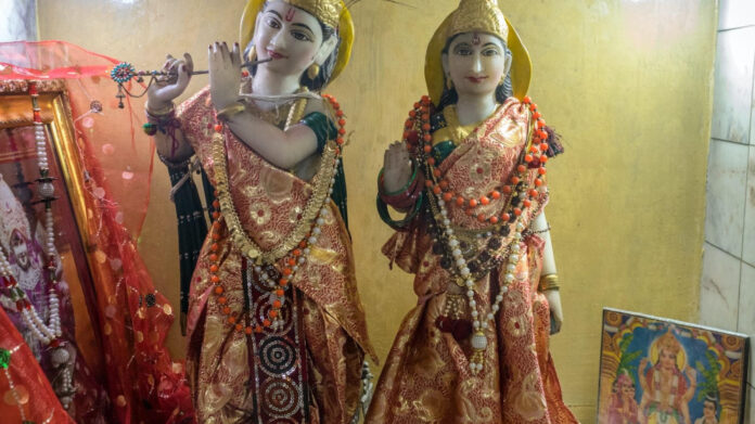 Send Joyful Janmashtami Wishes to Your Business Contacts