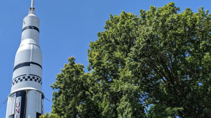 Closest Glimpse of Saturn: Stunning New Image