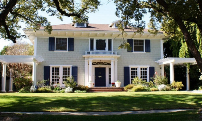 The Impressive Conchata Ferrell Net Worth: A Closer Look