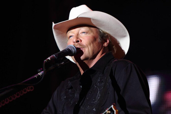 the-heights-of-alan-jackson-and-george-strait-a-country-music-mystery.jpg The Heights of Alan Jackson and George Strait: A Country Music Mystery