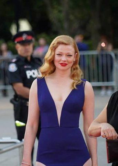 sensational-sarah-snook-unveiling-her-height.jpg Sensational Sarah Snook: Unveiling Her Height