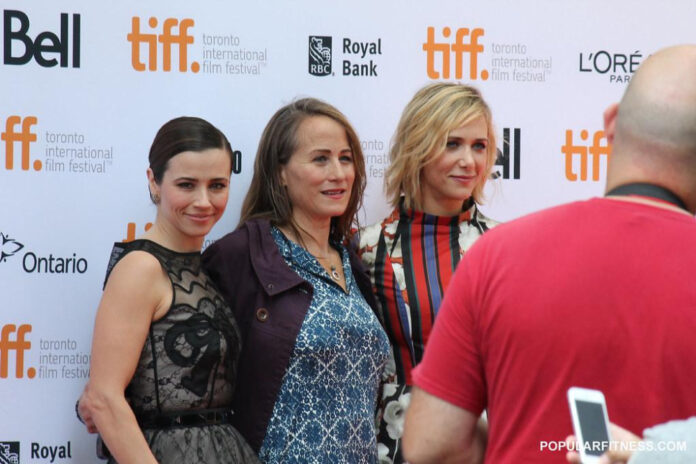 linda-cardellinis-height-revealed-the-truth-about-her-statuesque-stature.jpg Linda Cardellini’s Height Revealed: The Truth About Her Statuesque Stature