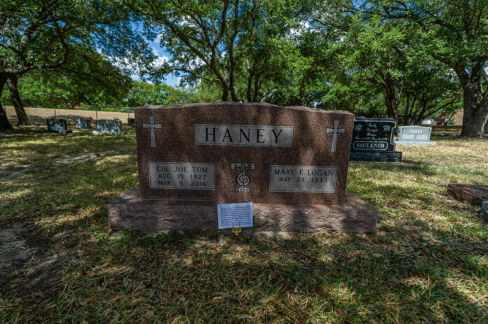 The Surprising Love Life of Melissa O’Neil Revealed