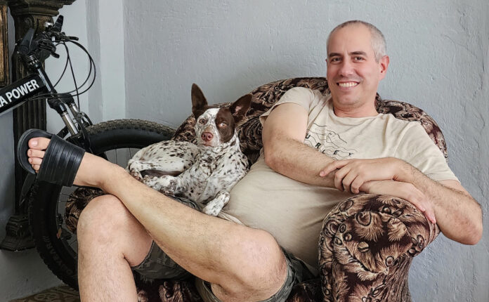 Discover the Talented Clara Chis: A Rising Star in the Art World