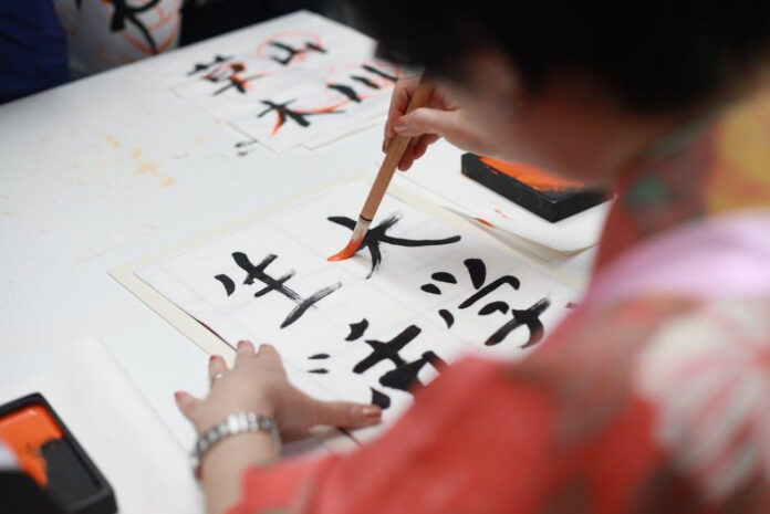 Exploring Japanese Erotic Art: A Fascinating Look at Sensual Masterpieces