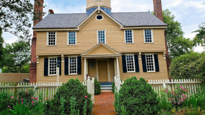Exploring the Inside of the Lalaurie Mansion: A Historical Tour