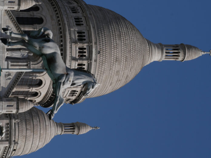 Love’s Melody: Discover Soul-soothing English Ballads for Effortless Lyric Transformation