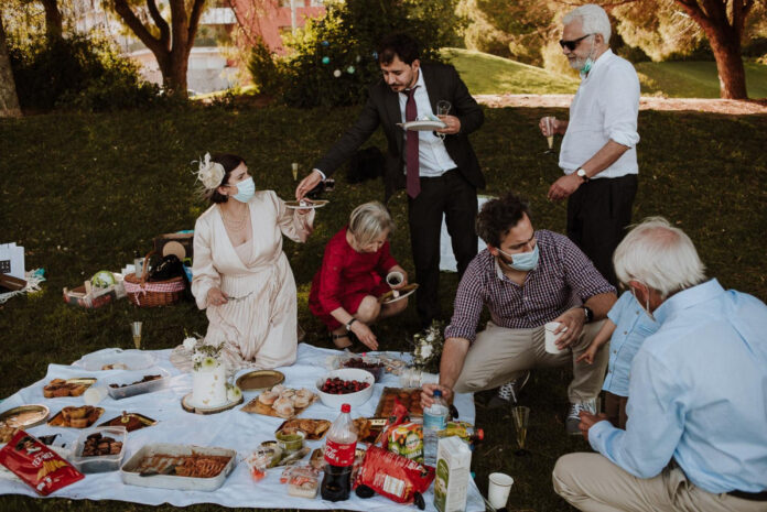 charming-picnic-wedding-a-dreamy-celebration-of-love.jpg Charming Picnic Wedding: A Dreamy Celebration of Love