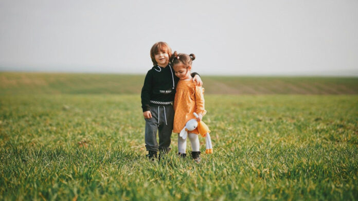 Unraveling the Mystery of a Reserved Boyfriend’s Lack of Affection