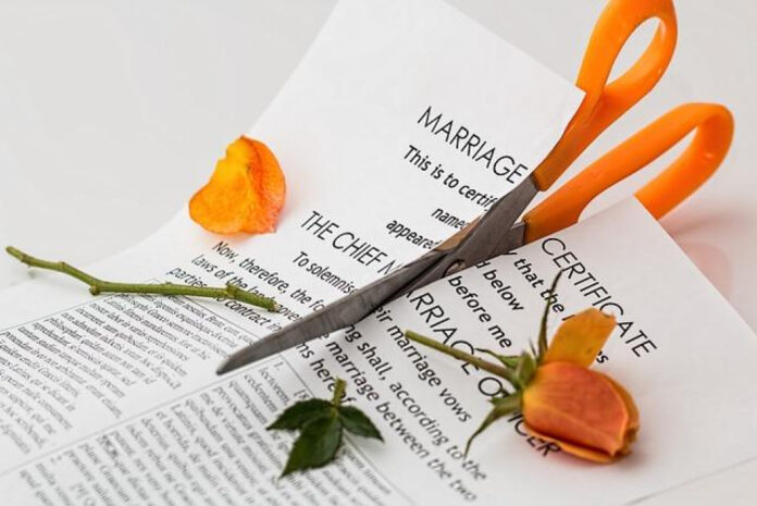 Dreaming of Divorce: Fantasizing About a Fairy-Tale Ending