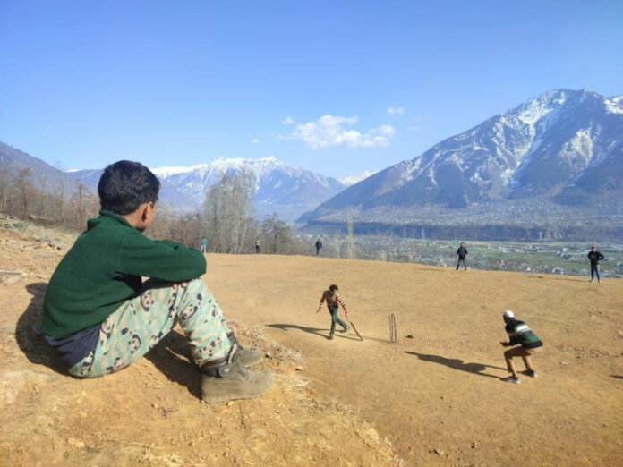 Indulging in Pleasure: The Art of People Watching Porn