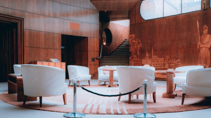 understanding-polo-lounge-dress-code-what-to-wear.jpg Understanding Polo Lounge Dress Code: What to Wear