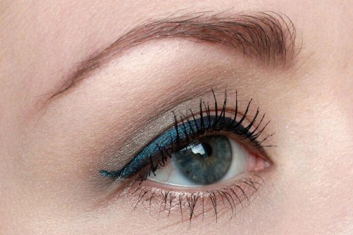 Choosing the Perfect Eyeliner for Green Eyes: A Complete Guide