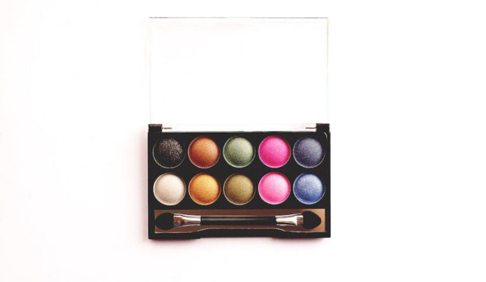 Mastering the Art of Wearing Eyeshadow: A Step-by-Step Guide