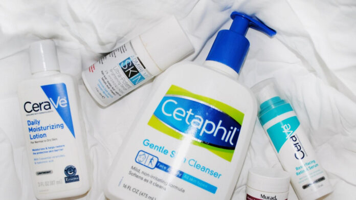 does-cetaphil-face-wash-remove-makeup-expert-insights.jpg Does Cetaphil Face Wash Remove Makeup? Expert Insights