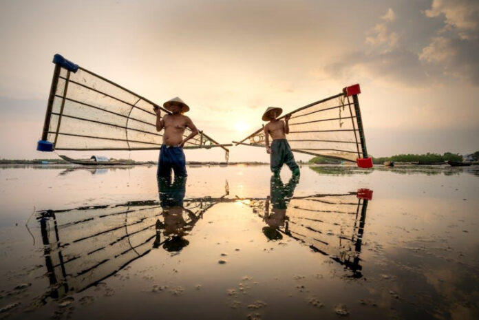 flattering-makeup-techniques-for-oval-faces.jpeg Flattering Makeup Techniques for Oval Faces