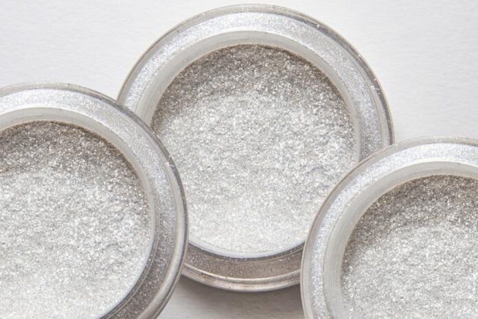 sparkle-and-shine-a-guide-to-glitter-makeup-application.jpg Sparkle and Shine: A Guide to Glitter Makeup Application
