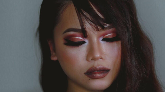 beginners-guide-to-applying-makeup-for-a-flawless-face.jpg Beginner’s Guide to Applying Makeup for a Flawless Face